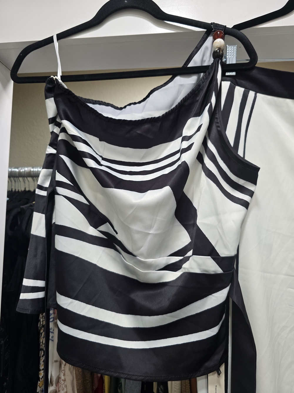 Commense Black & White Wide-Leg Two-Piece Set - Picture 6 of 11